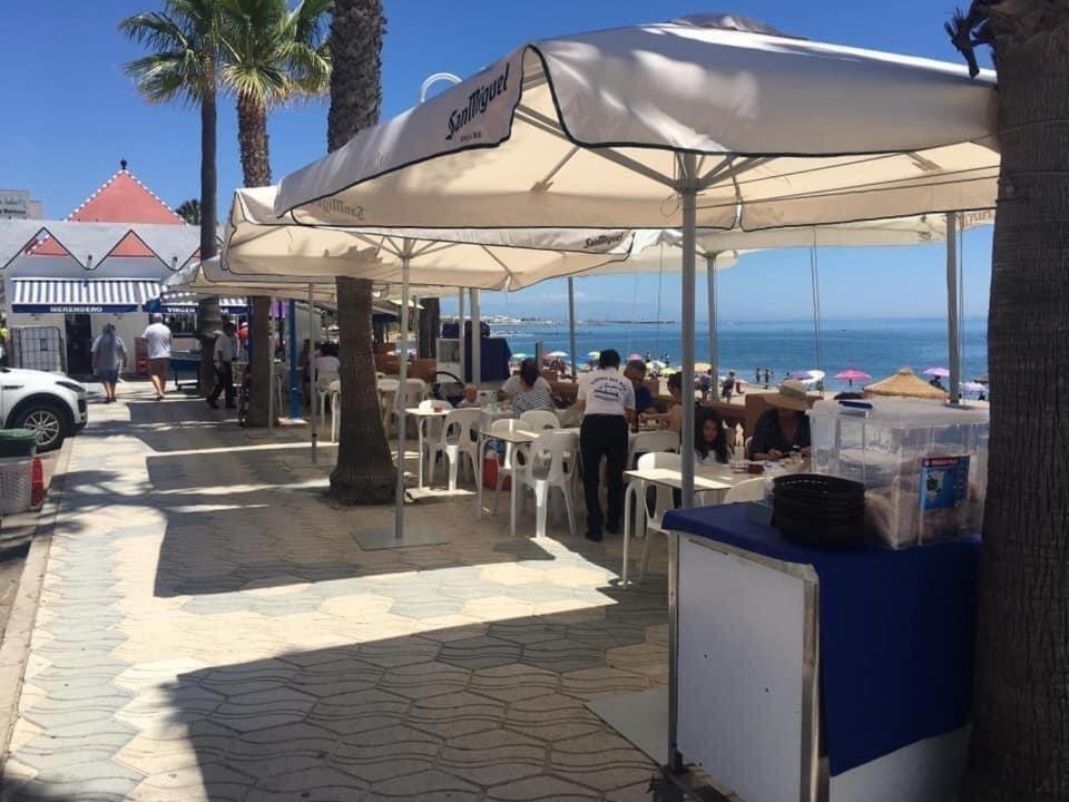 Luxury Beachfront Apartment In Benalmadena Costa المظهر الخارجي الصورة