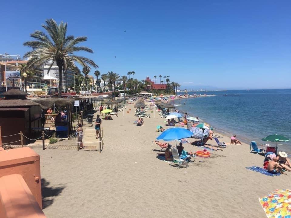 Luxury Beachfront Apartment In Benalmadena Costa المظهر الخارجي الصورة