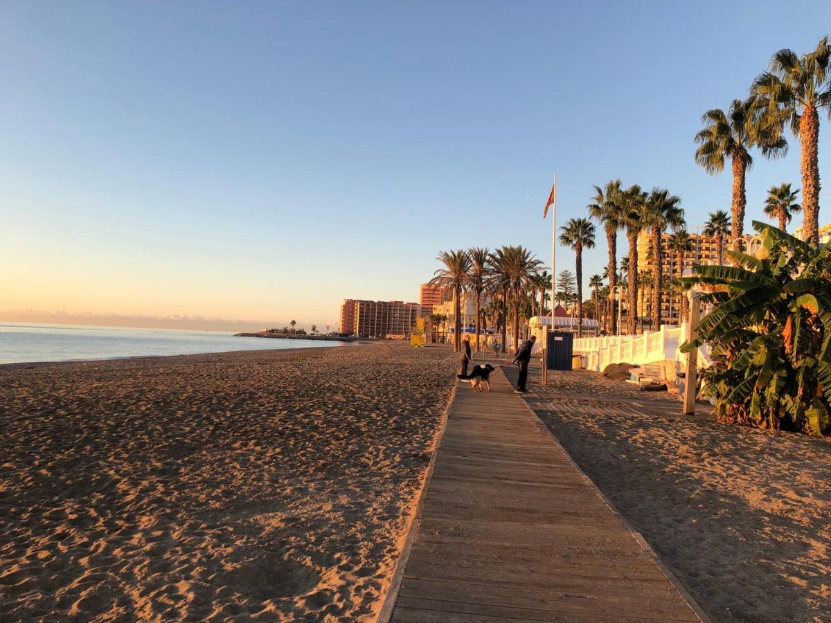 Luxury Beachfront Apartment In Benalmadena Costa المظهر الخارجي الصورة
