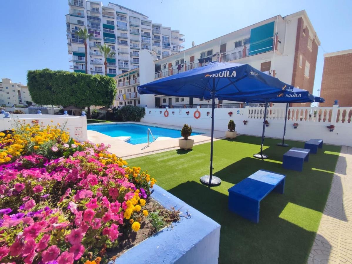 Luxury Beachfront Apartment In Benalmadena Costa المظهر الخارجي الصورة