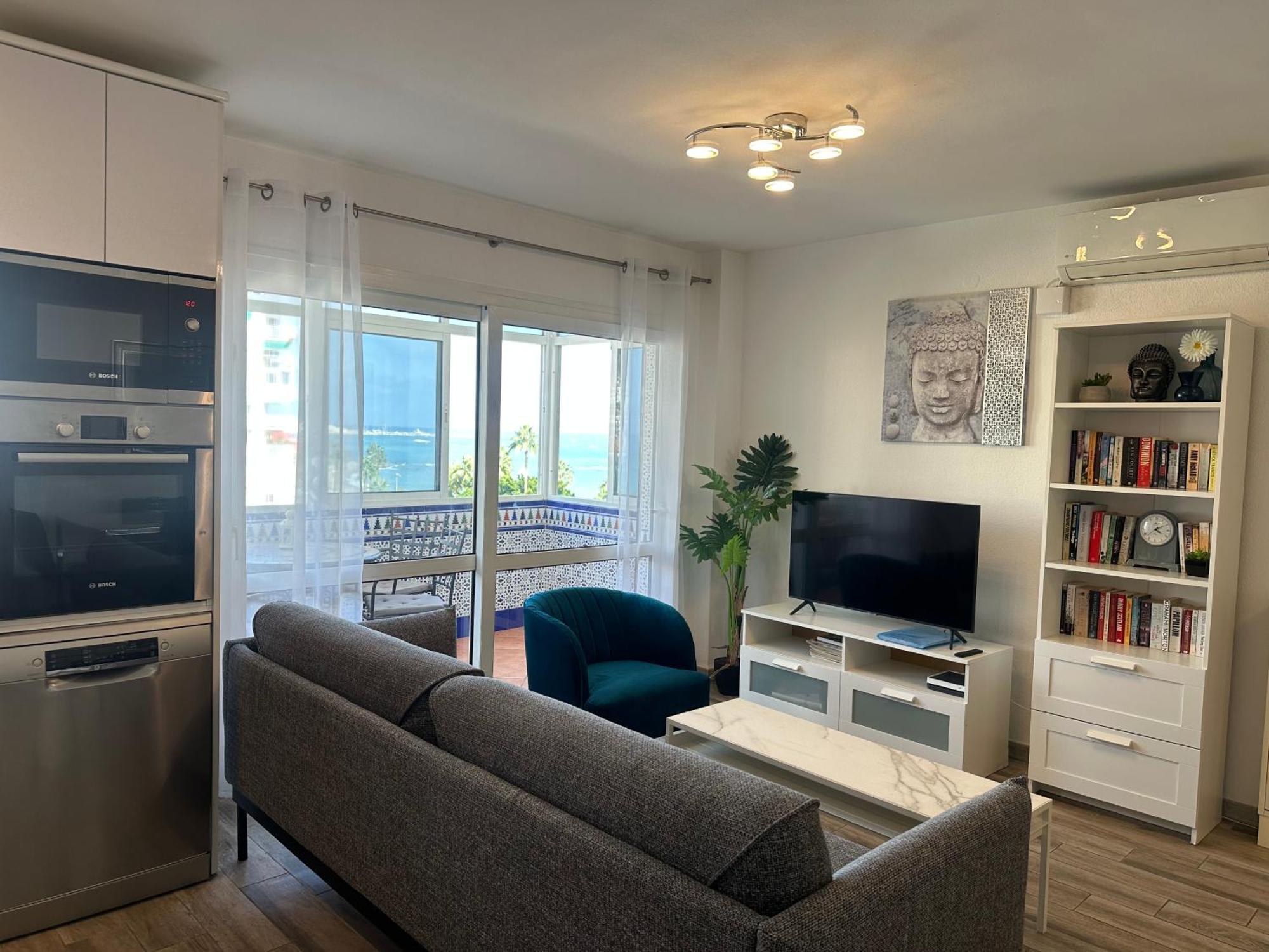 Luxury Beachfront Apartment In Benalmadena Costa المظهر الخارجي الصورة