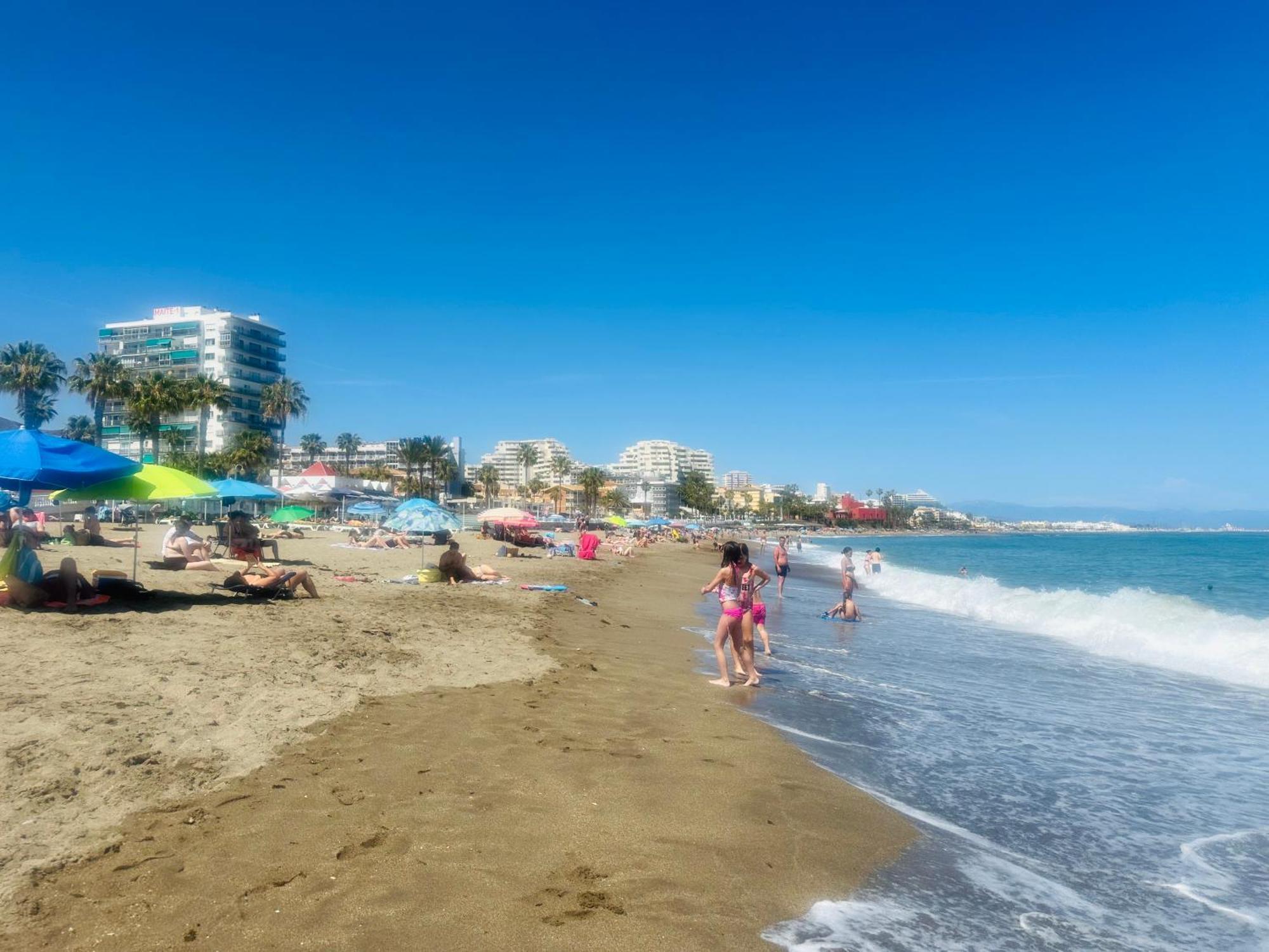 Luxury Beachfront Apartment In Benalmadena Costa المظهر الخارجي الصورة