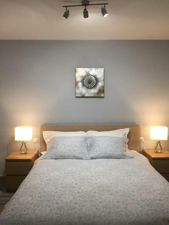 Luxury Beachfront Apartment In Benalmadena Costa المظهر الخارجي الصورة