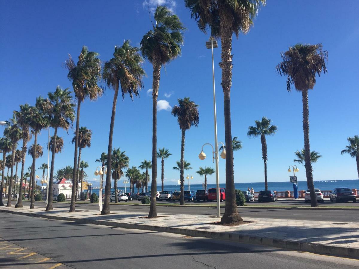 Luxury Beachfront Apartment In Benalmadena Costa المظهر الخارجي الصورة