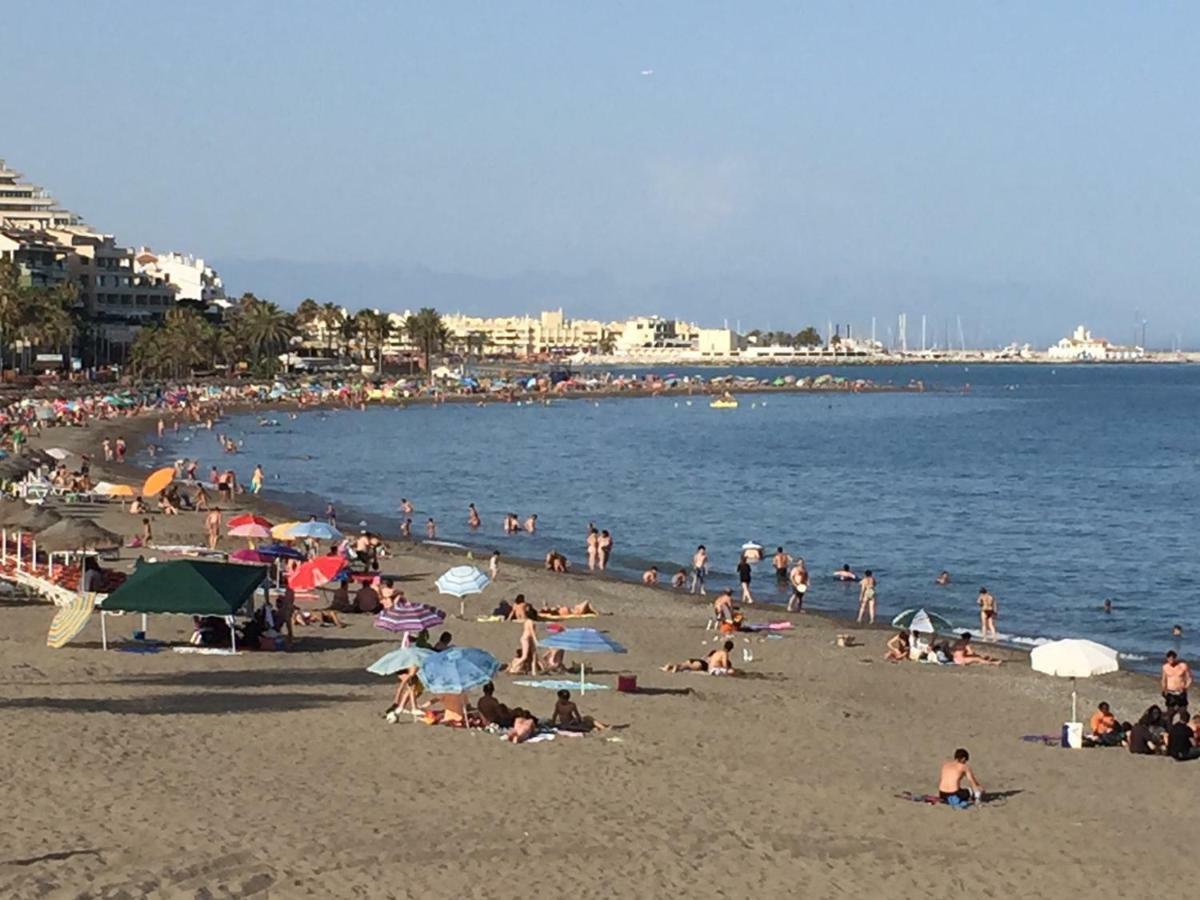 Luxury Beachfront Apartment In Benalmadena Costa المظهر الخارجي الصورة