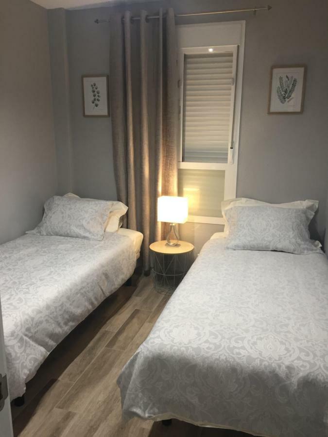 Luxury Beachfront Apartment In Benalmadena Costa المظهر الخارجي الصورة